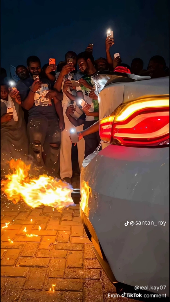 Exhaust flames from FlameLink